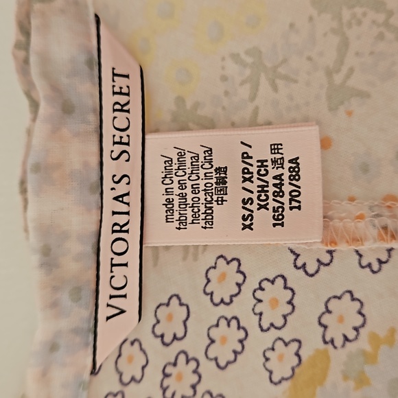 Victoria's Secret Open Front Robe - Picture 4 of 4